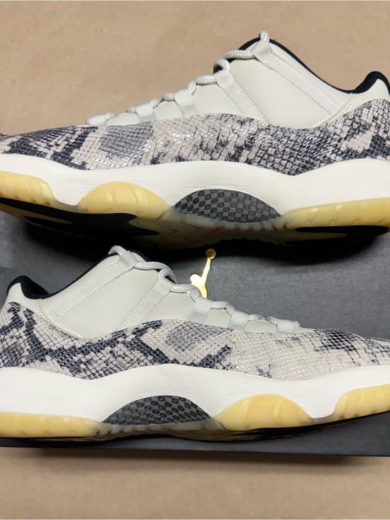 Nike Air Jordan 11 XI Retro Low Light Bone Snakeskin Mens size 13 Basketball!